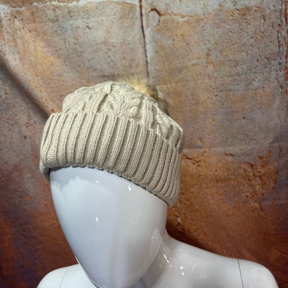 Tan winter hat with faux fur - Picture 3 of 3